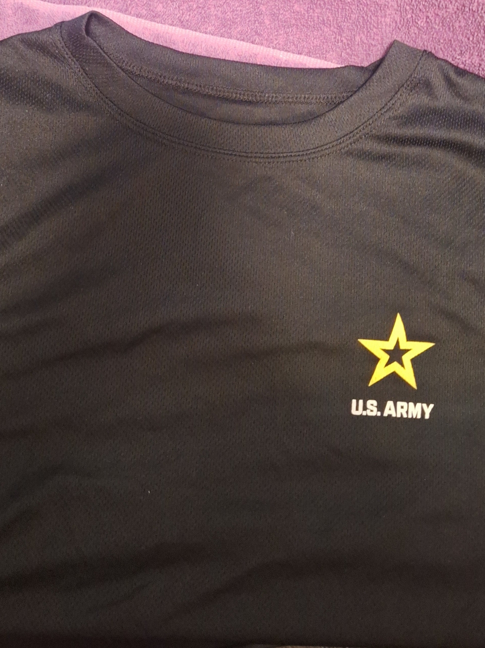 U.S. Army Mens Black T-Shirt with Yellow Star Logo